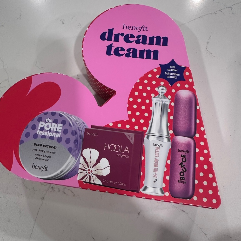 ๐Benefit Dream Team Makeup Set - Pink and Purple & free sample๐